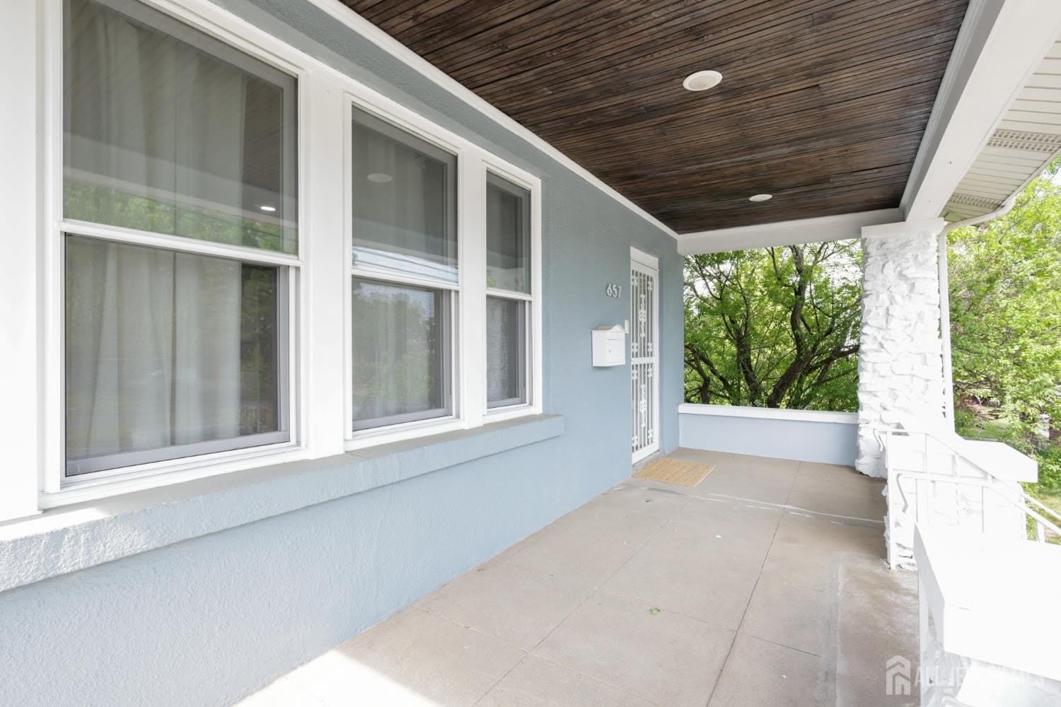 657 Amboy Avenue – photo 2