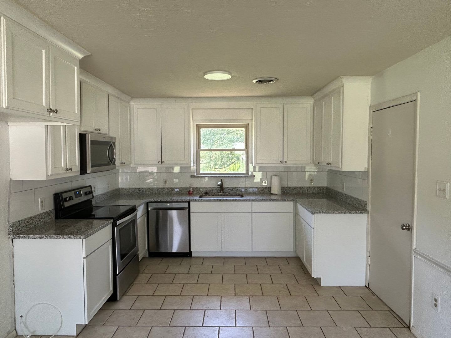 829 Maple Shade – photo 4