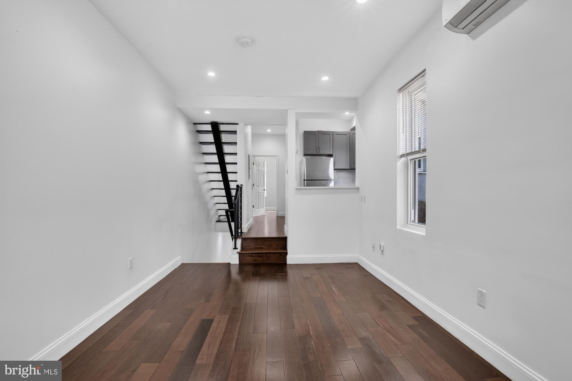 2319 N COLLEGE Avenue – photo 3