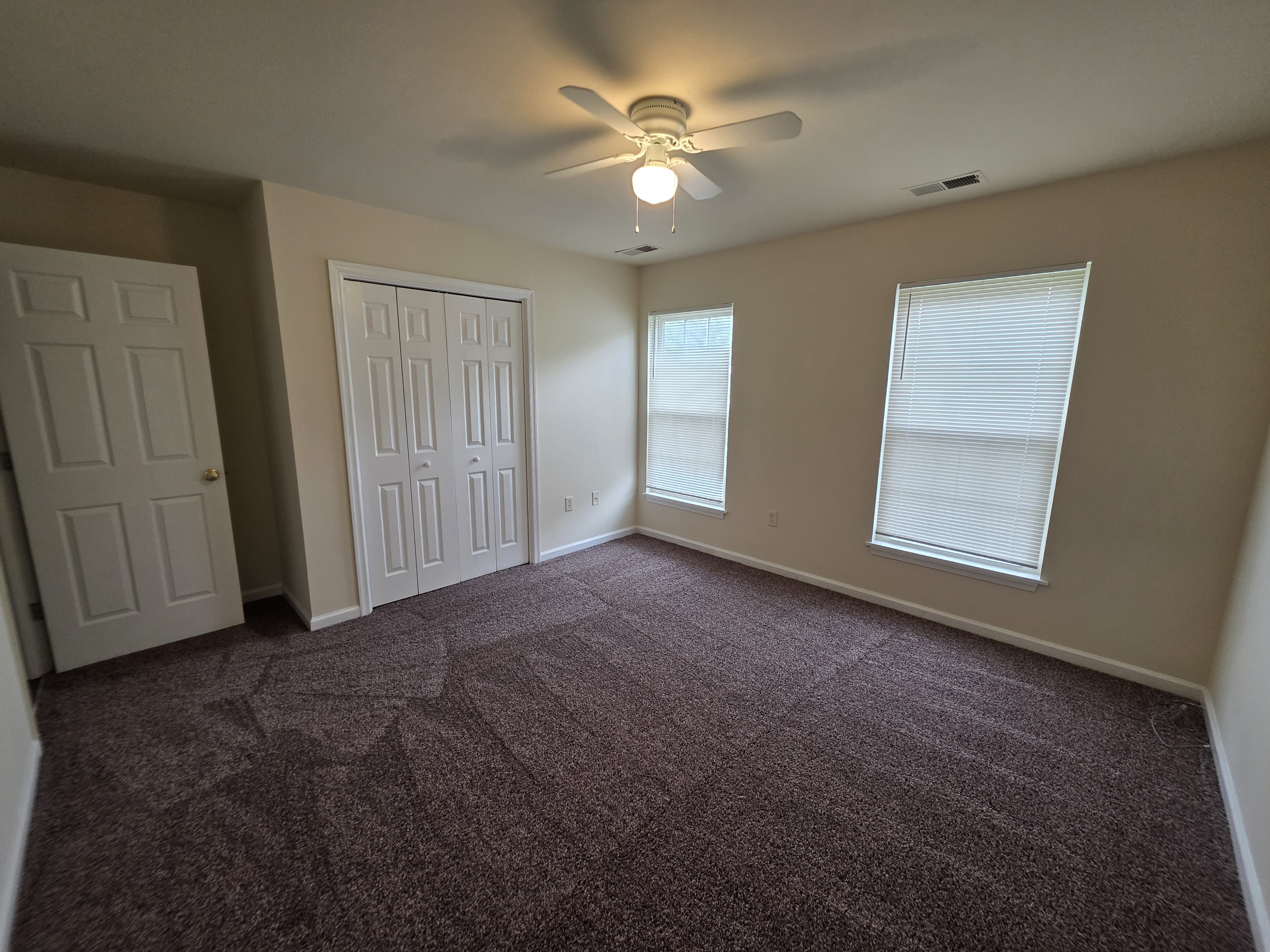 811 Roger St – photo 4