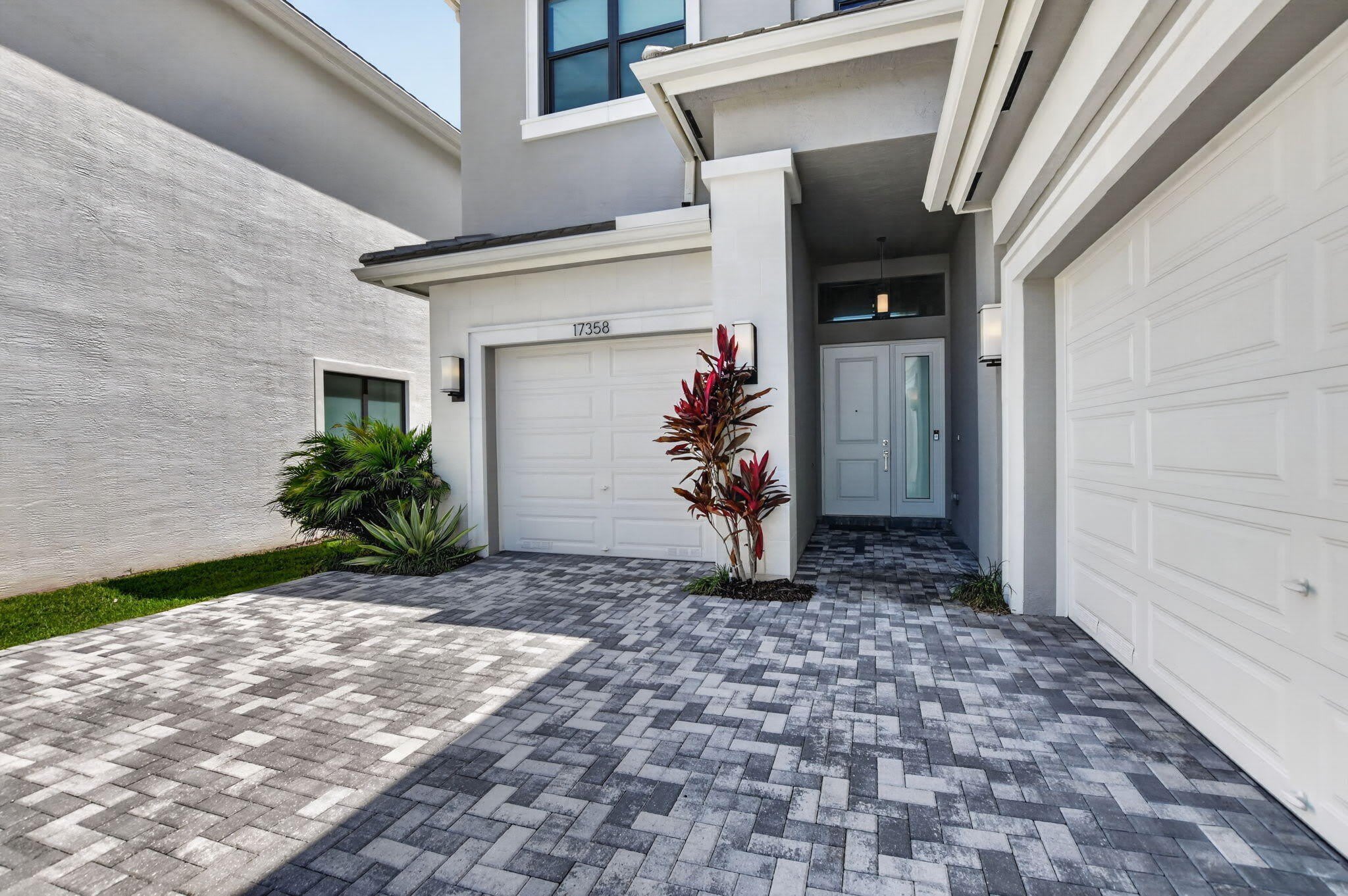 17358 Santaluce Manor – photo 4