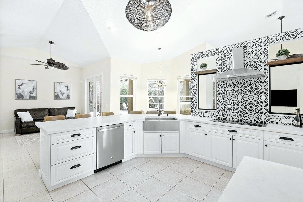 2665 Yarmouth Drive – photo 4