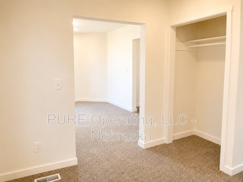 4245 Burdette St – photo 4