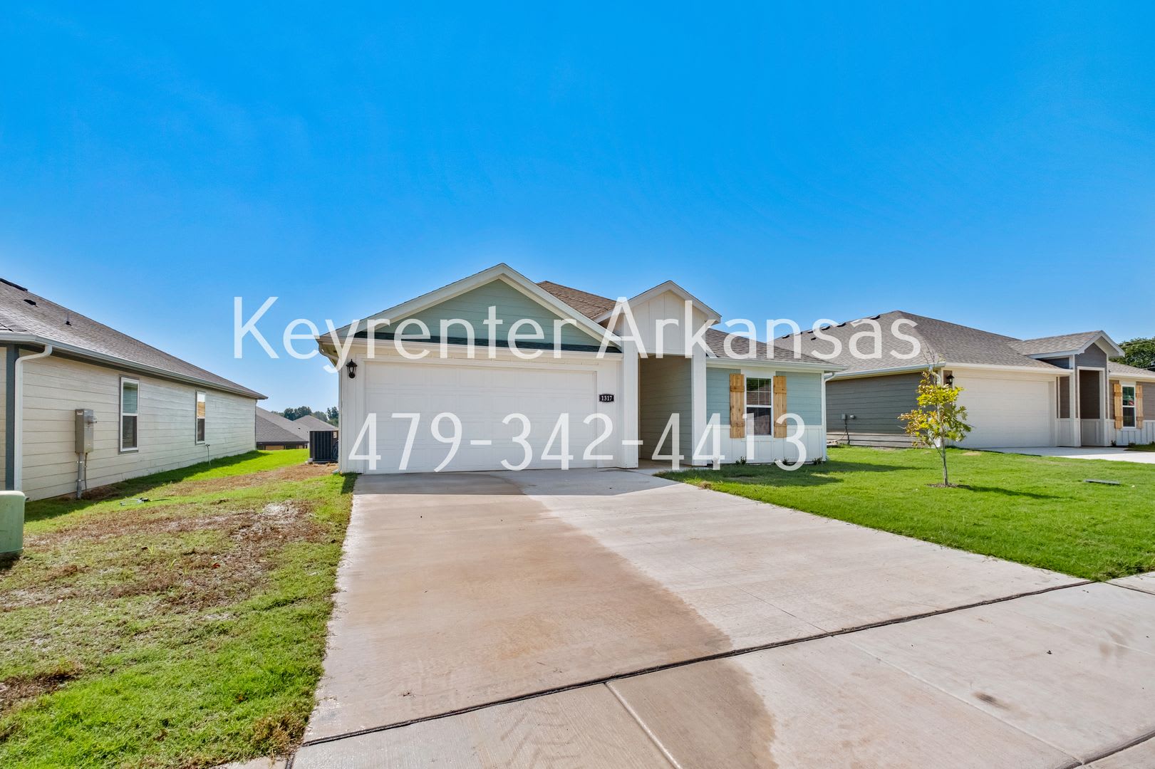 Beautiful, Brand New 4/2 in Gentry! – photo 2