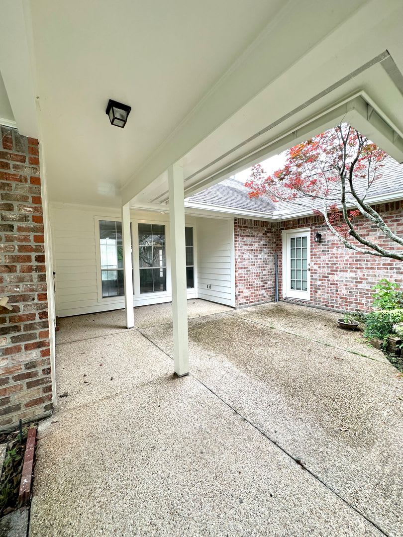 3BD/2BA House Off Perkins between Bluebonnet and Siegen. – photo 4