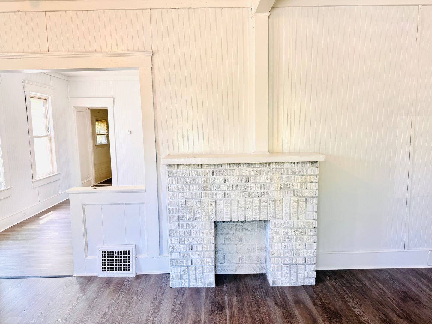 Charming 4-Bedroom Property in Prime Location – photo 3