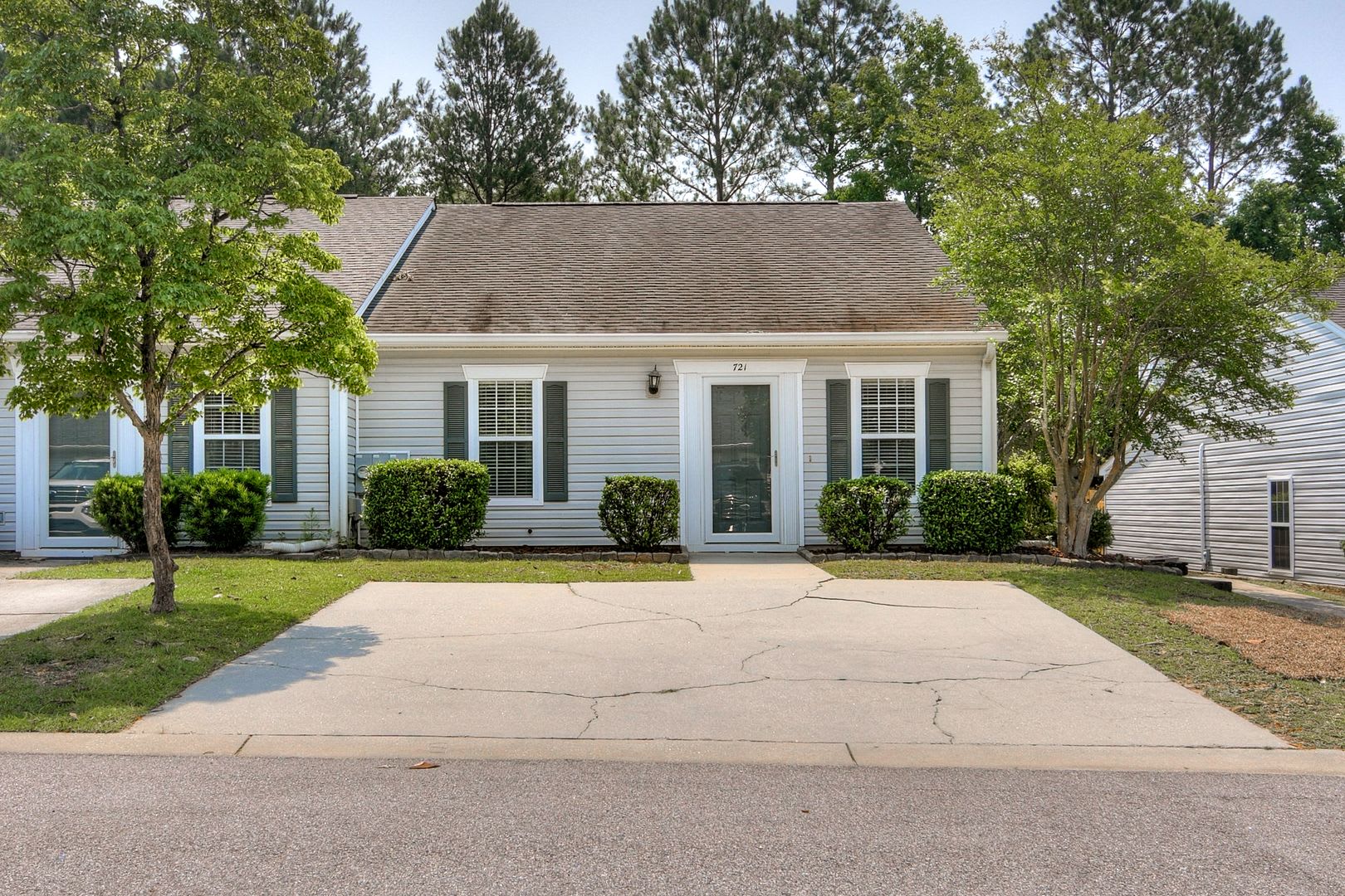 End Unit Townhome Evans – photo 1
