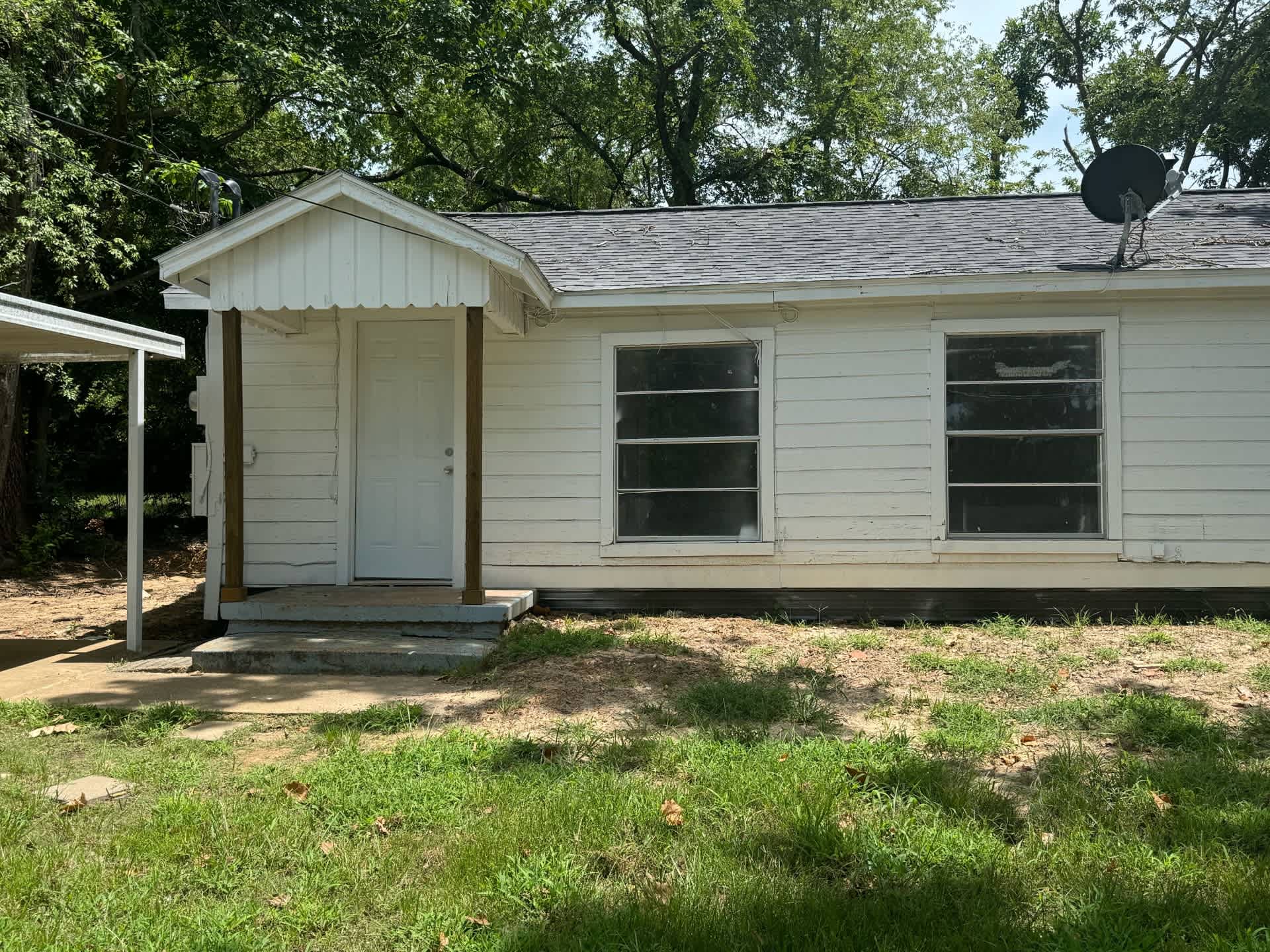560 Athens Street – photo 2