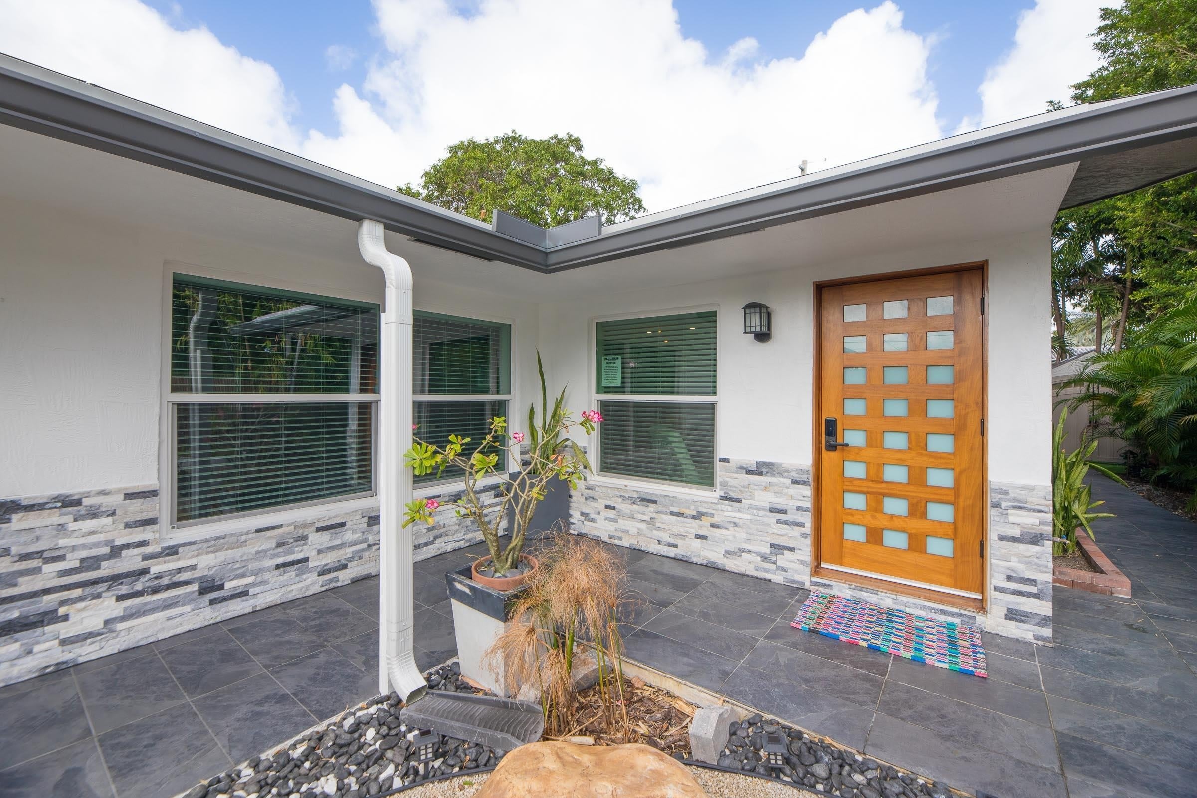 1425 NE 26th Drive – photo 2