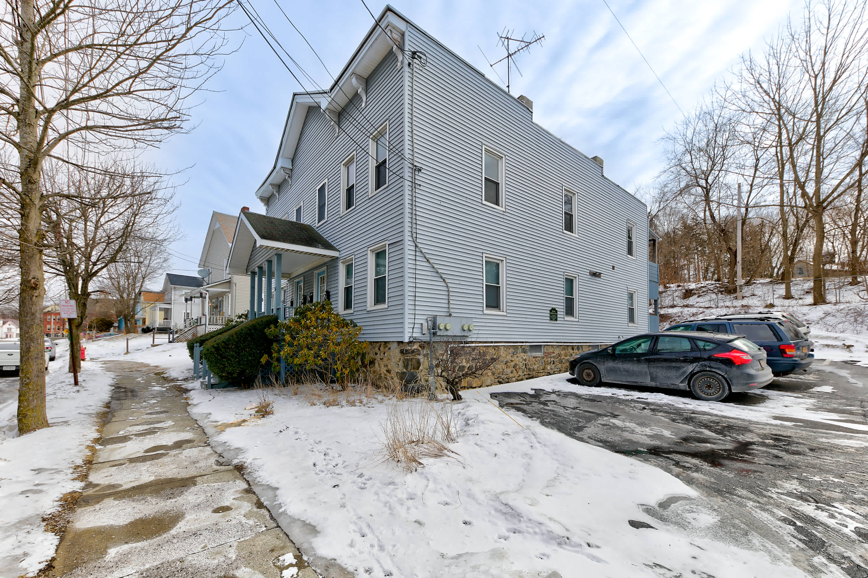 34-36 Malta Avenue – photo 1