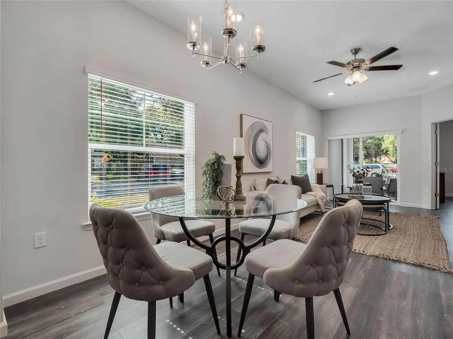 Furnished 4BR Dual-Master Corner Townhome – photo 1
