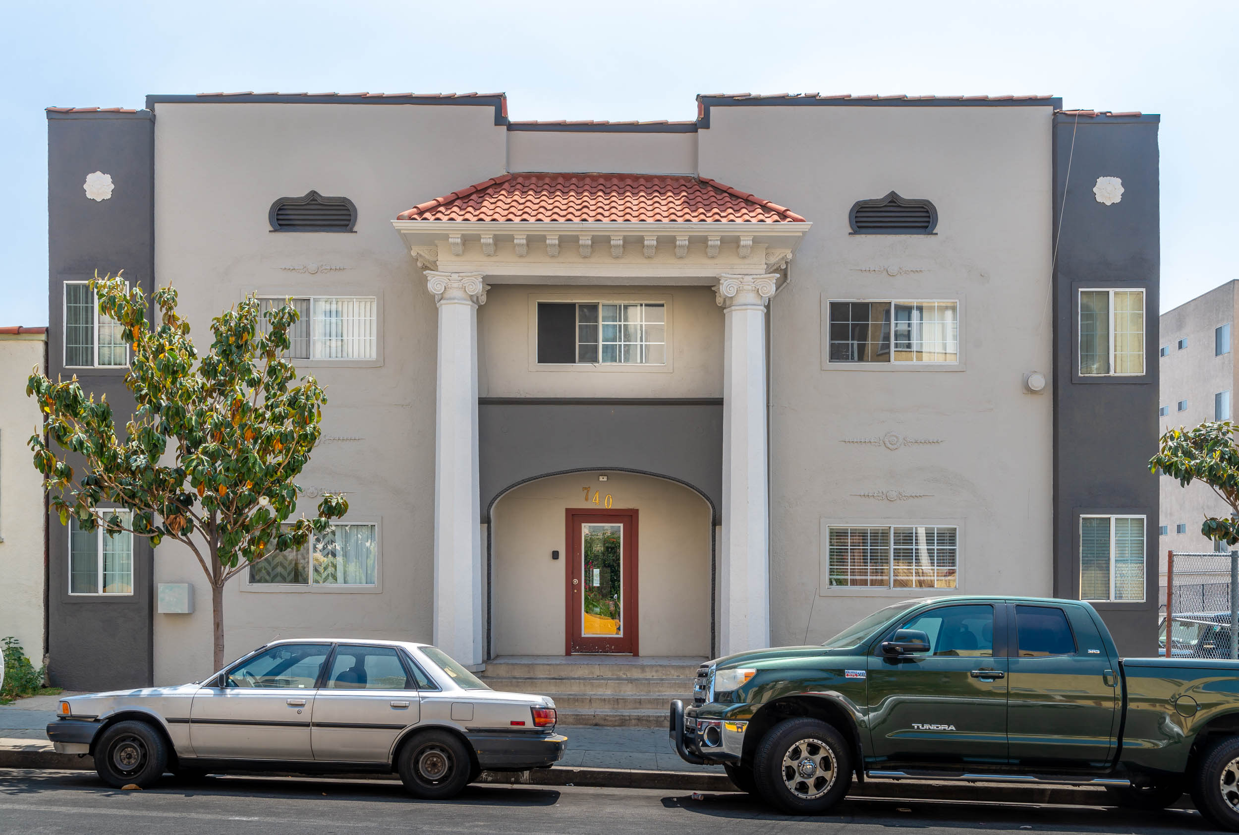 740 S. Carondelet – photo 1