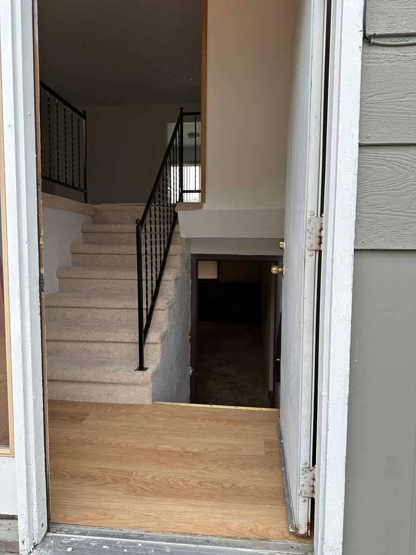 4 Bedroom/ 2 bath Centrally Located Split Level! – photo 2