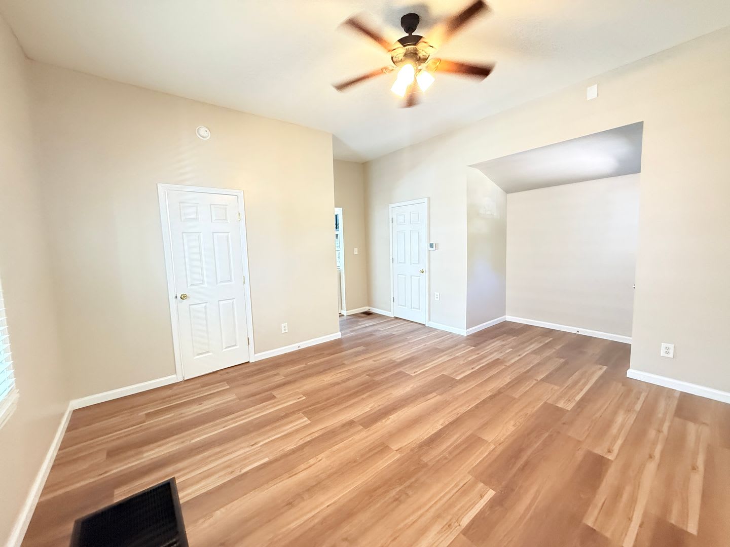 Newly renovated 1 bed 1 bath single family home – photo 4