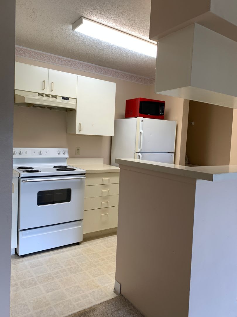 1/1 3rd Floor with private balcony in gated community across from Altamonte Mall – photo 3