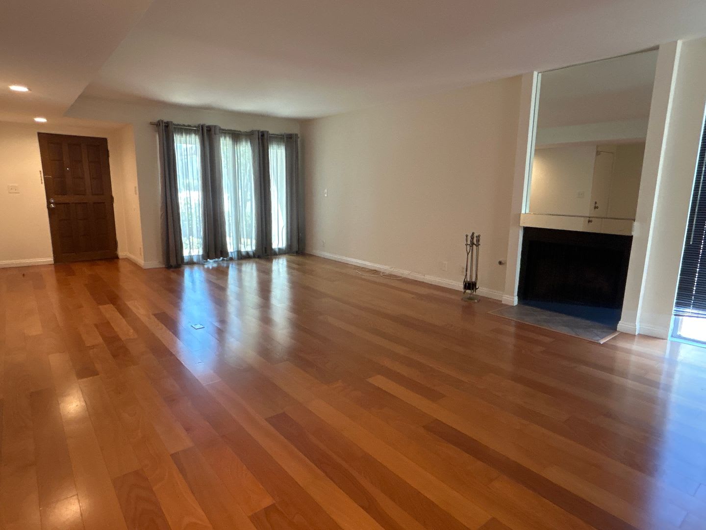 Spacious 3-Bed, 2.5-Bath North Alhambra Condo with 2-Car Attached Garage – photo 3