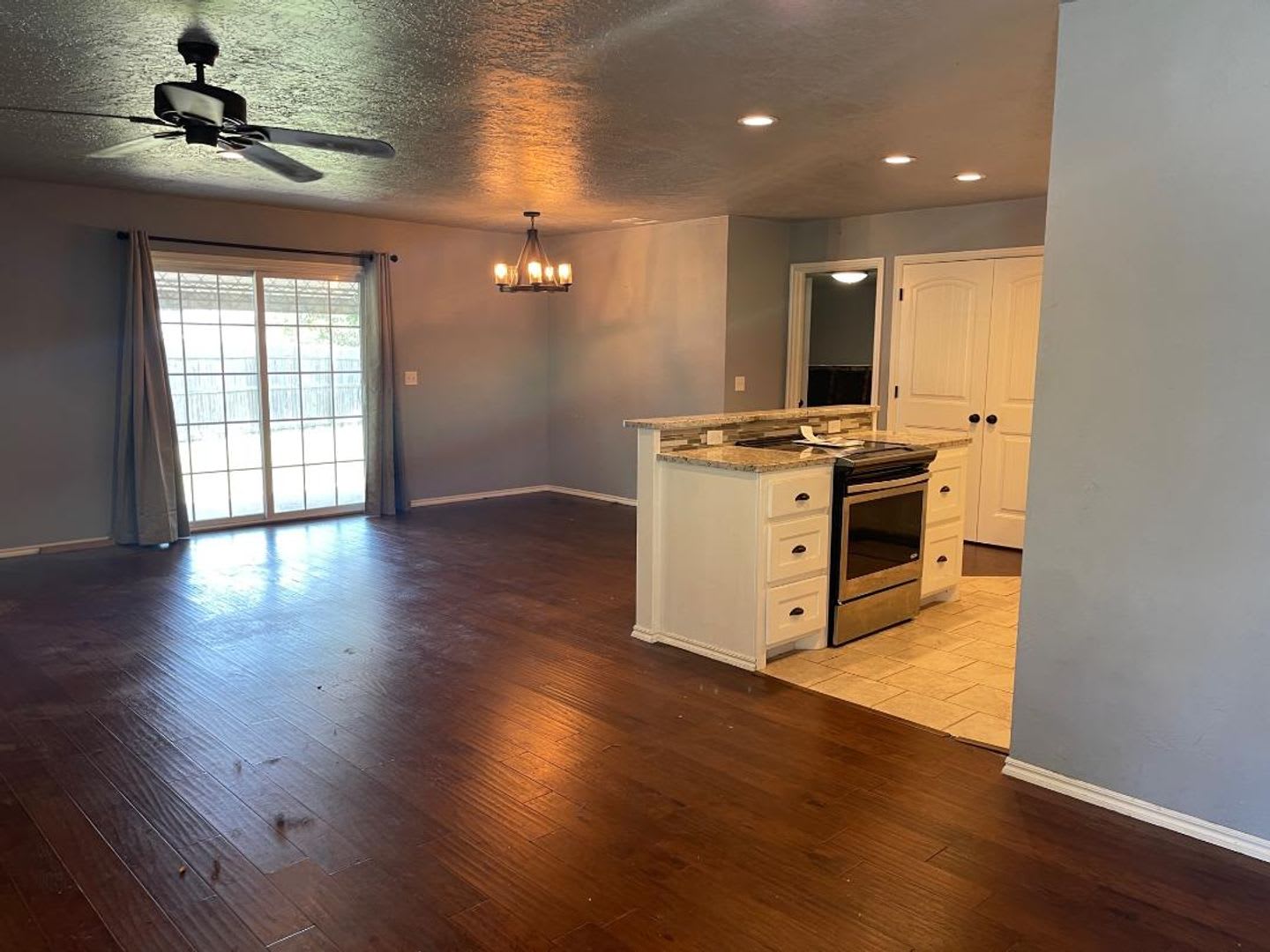 Adorable 4 Bedroom Home For Lease – photo 2