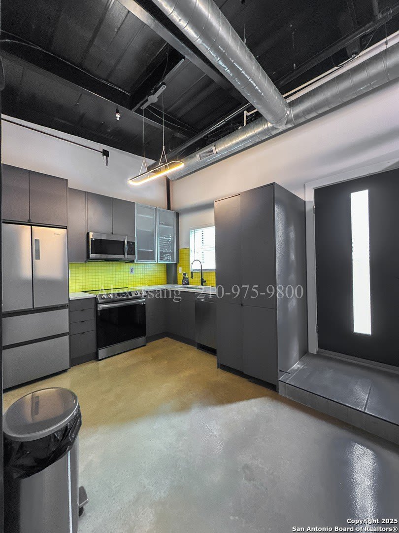 811 Montana St – photo 3
