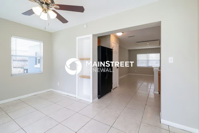 7007 Alvina Way – photo 4