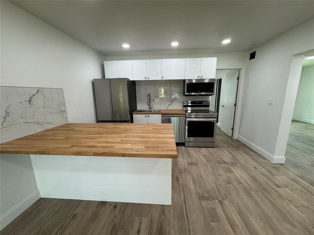 2200 NE 173RD Street – photo 3