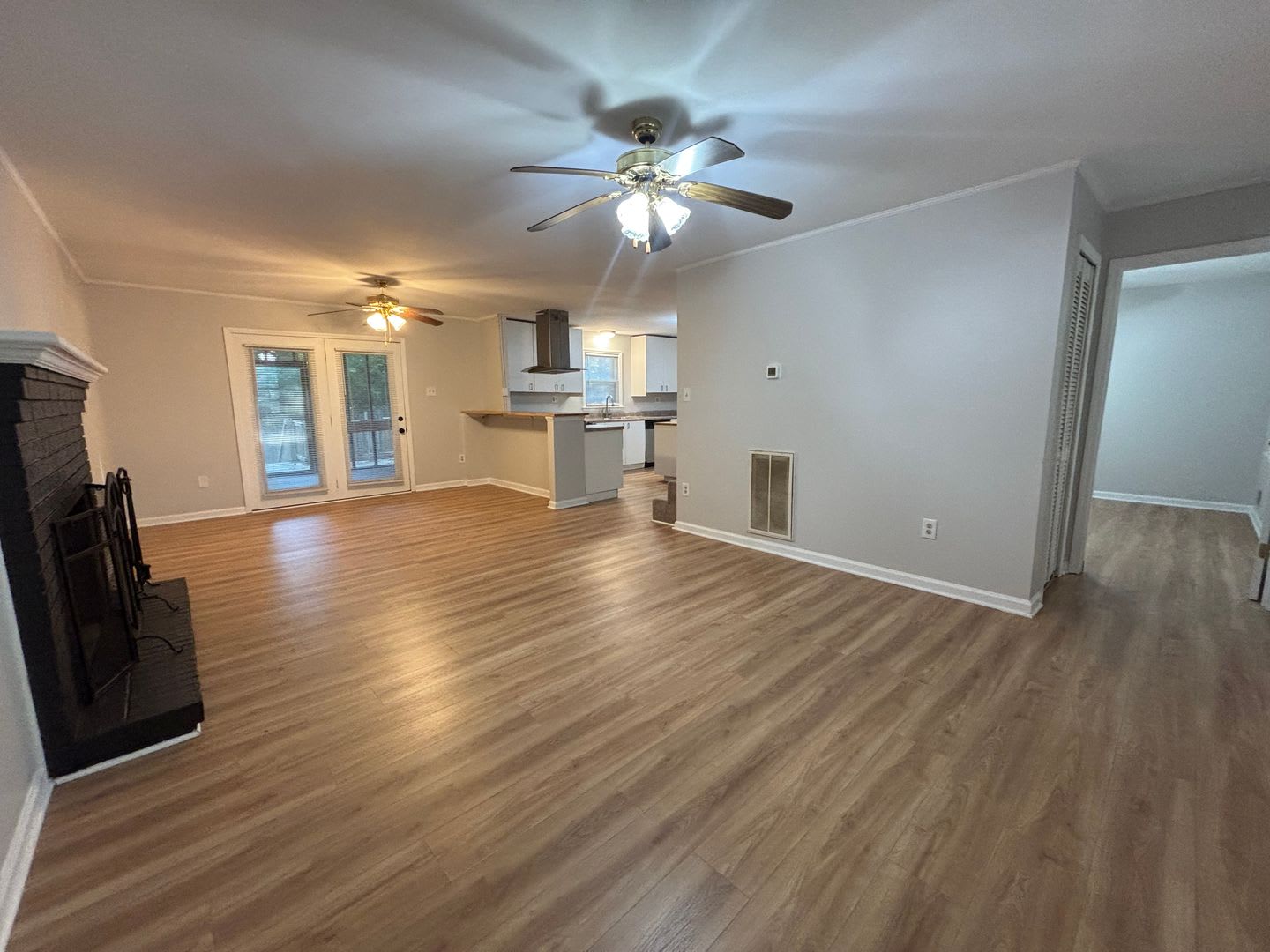 Updated & Move-In Ready in SE Columbia! – photo 3