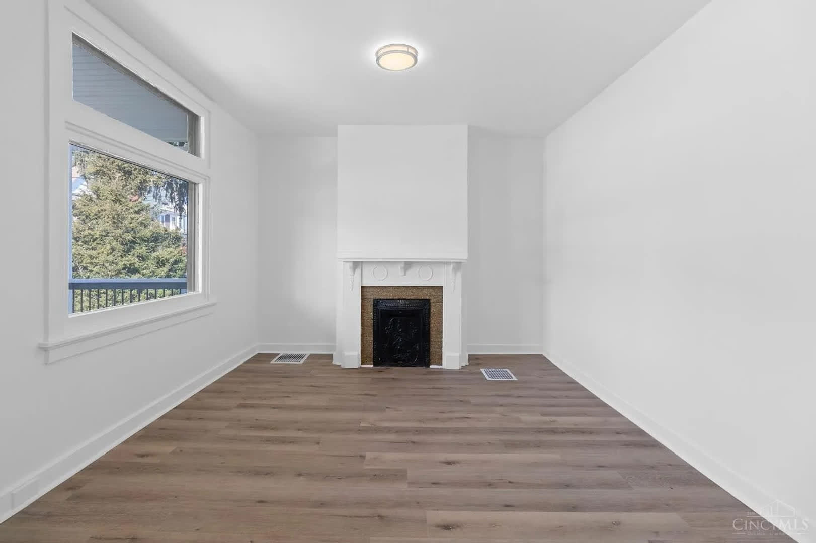 Newly renovated! Available August 1st 2027 – photo 4