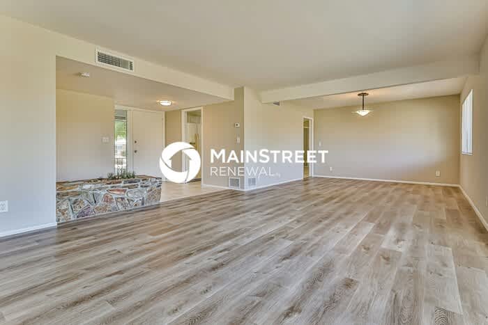 838 East 10th Street – photo 3
