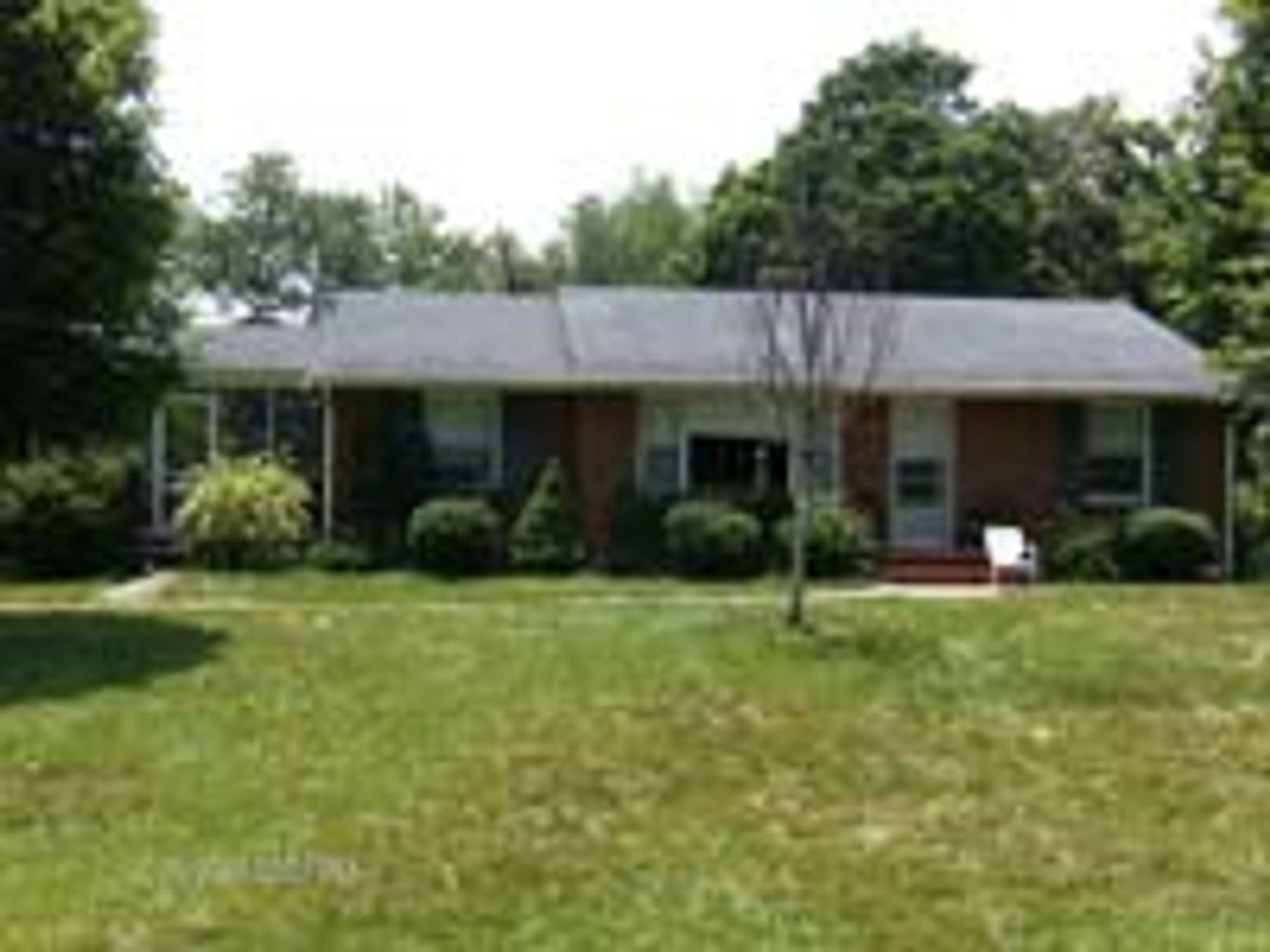 3 Bedroom, 2 Bath House – photo 1