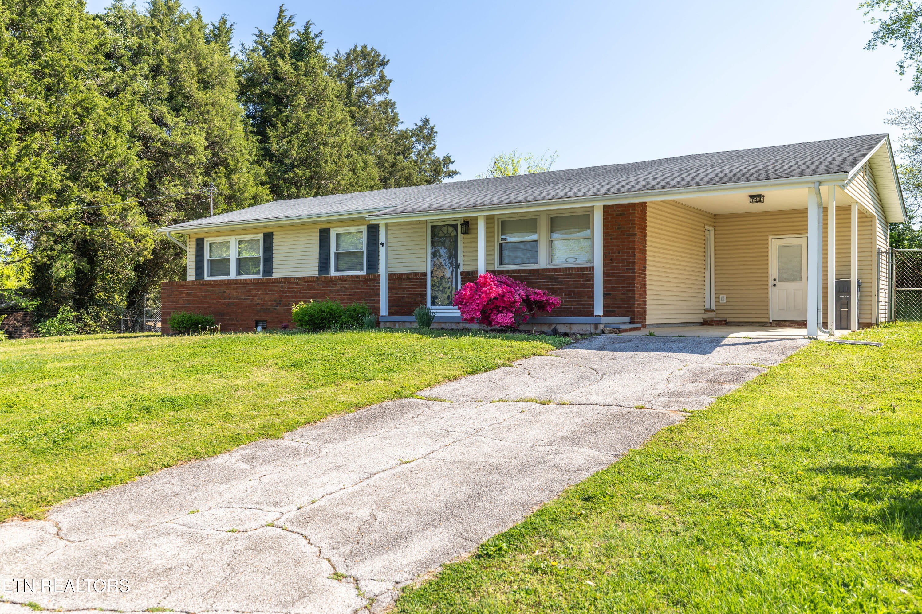 4821 Gettysburg Rd – photo 1