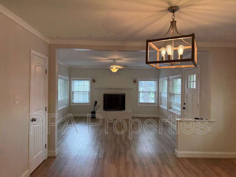2404 Francis St – photo 5