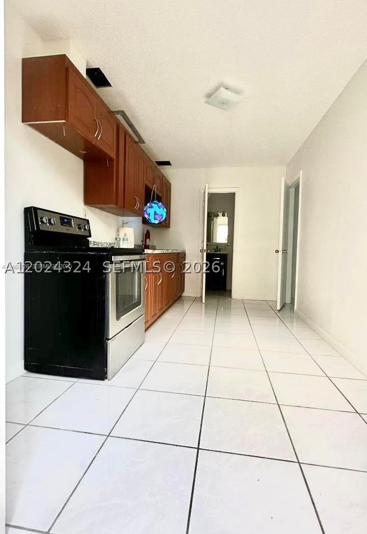 233 NE 199th Ter – photo 4