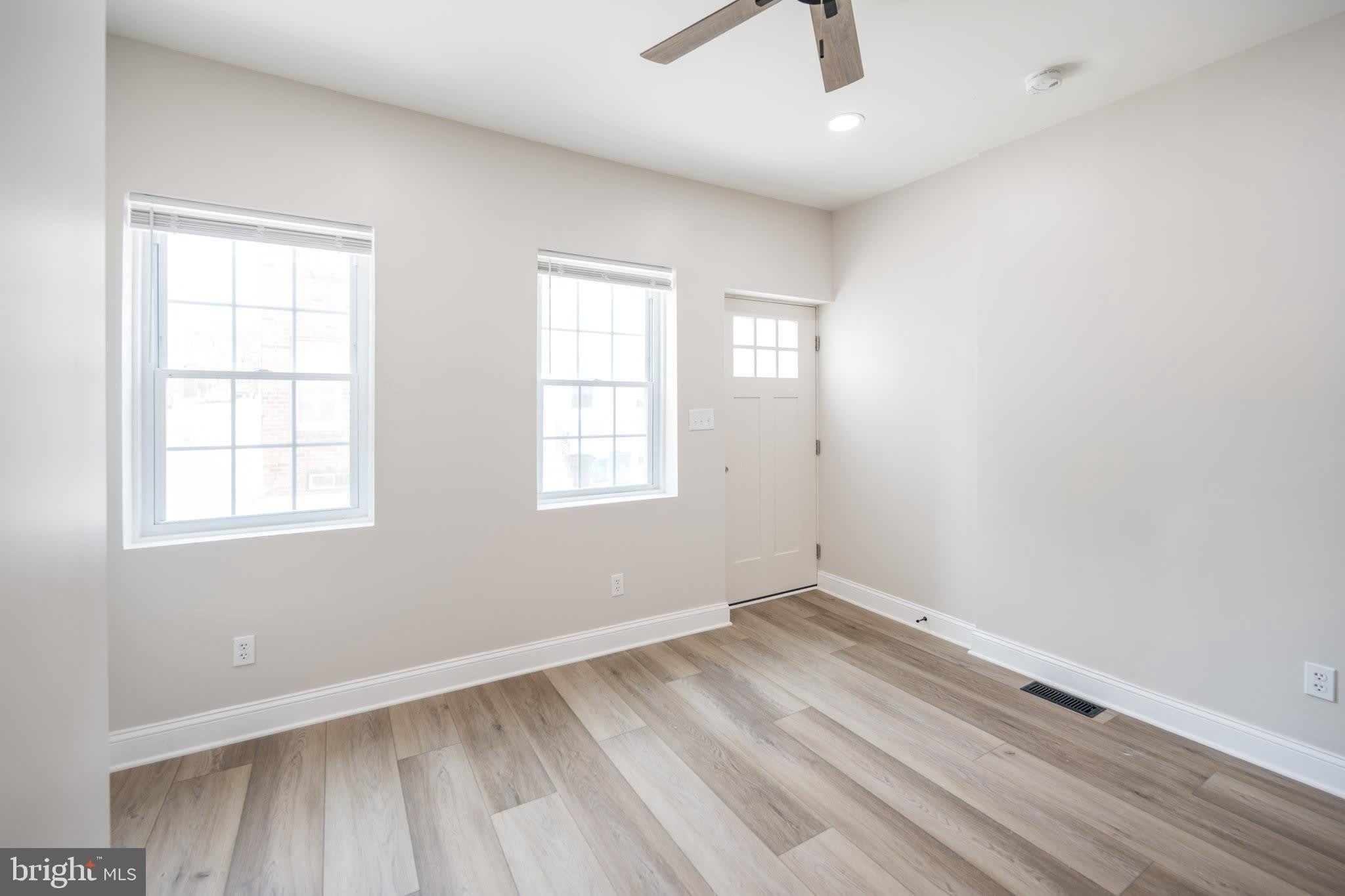 521 N DOUGLAS Street – photo 4