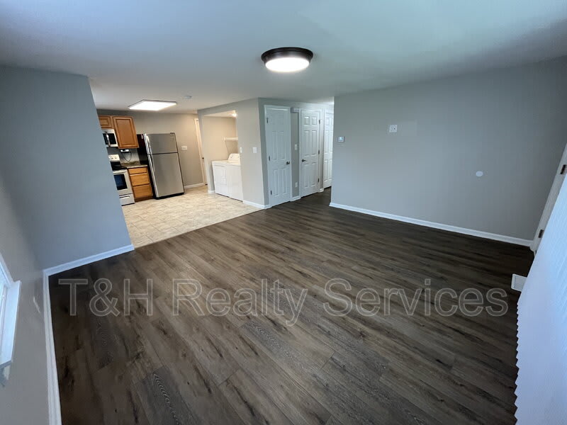 611 North Waldemere Avenue – photo 5