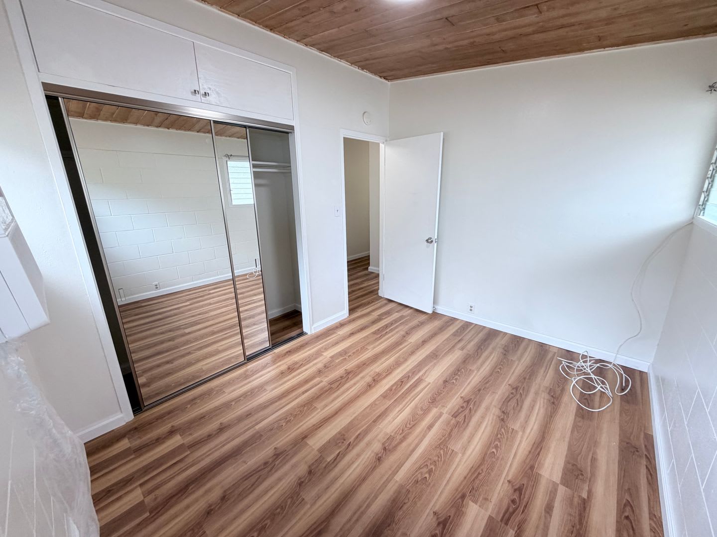 [4 Bed 2 Bath] Single Family Home with Spacious Backyard in Desirable Foster Village – photo 3
