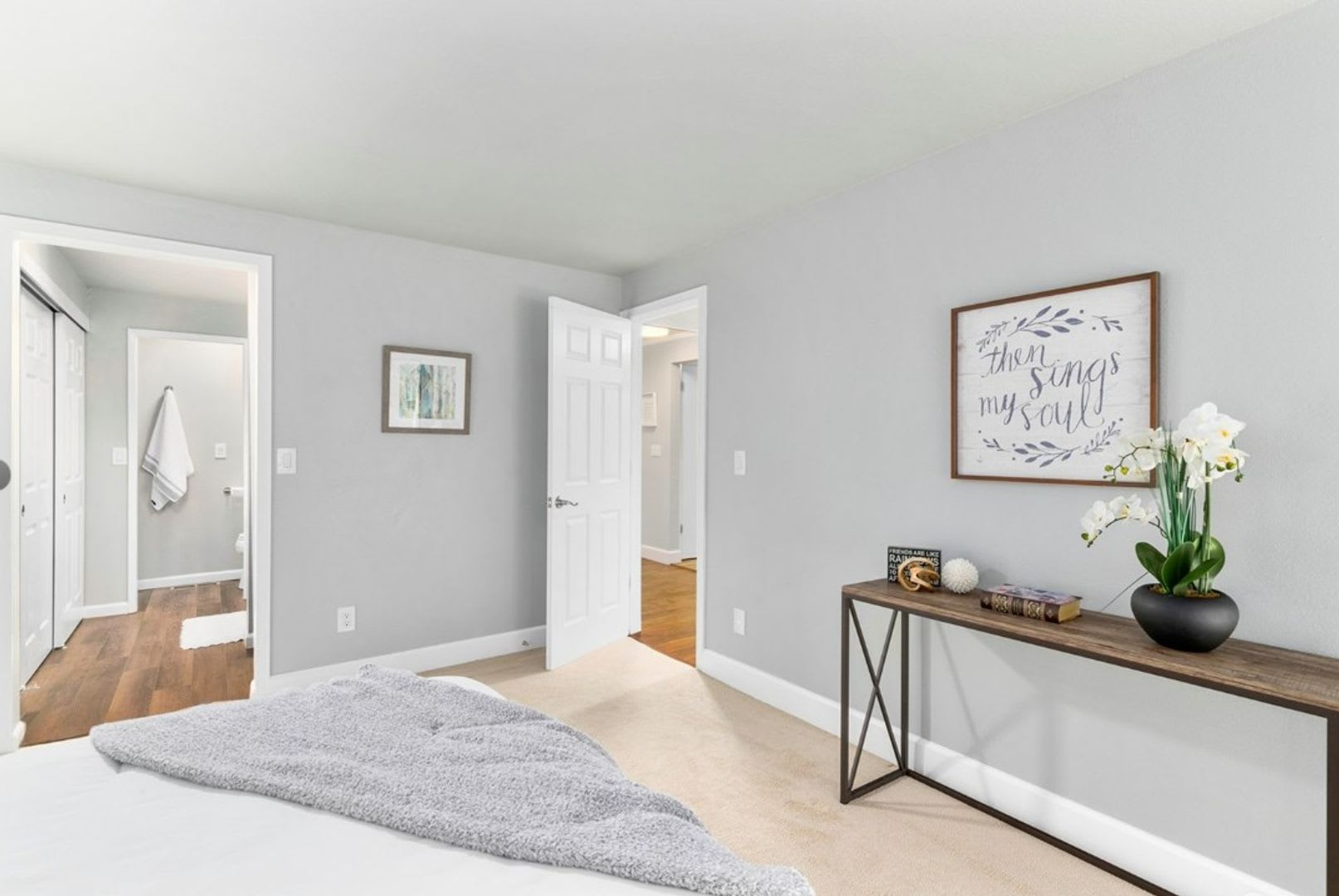 2Bd 1 75Ba Kirkland Condo – photo 3