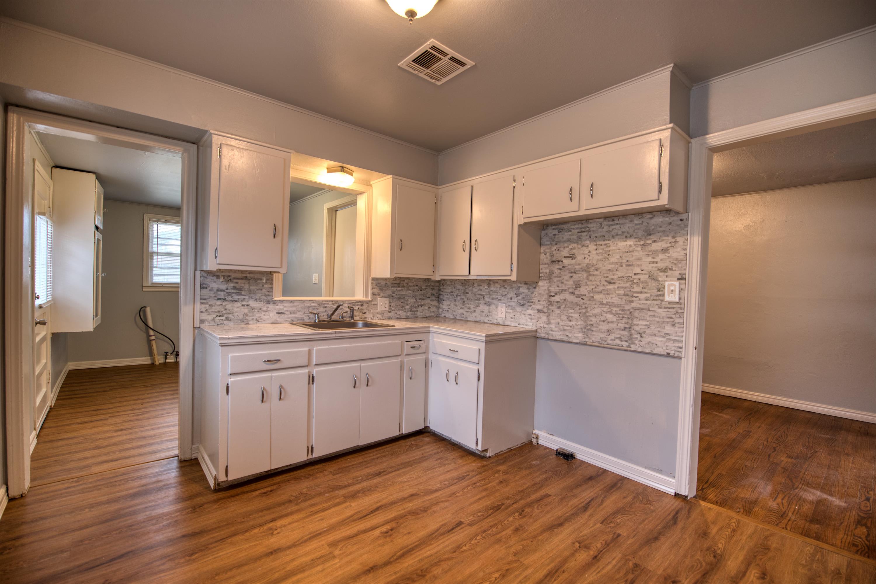 3033 NW 31st ST – photo 3