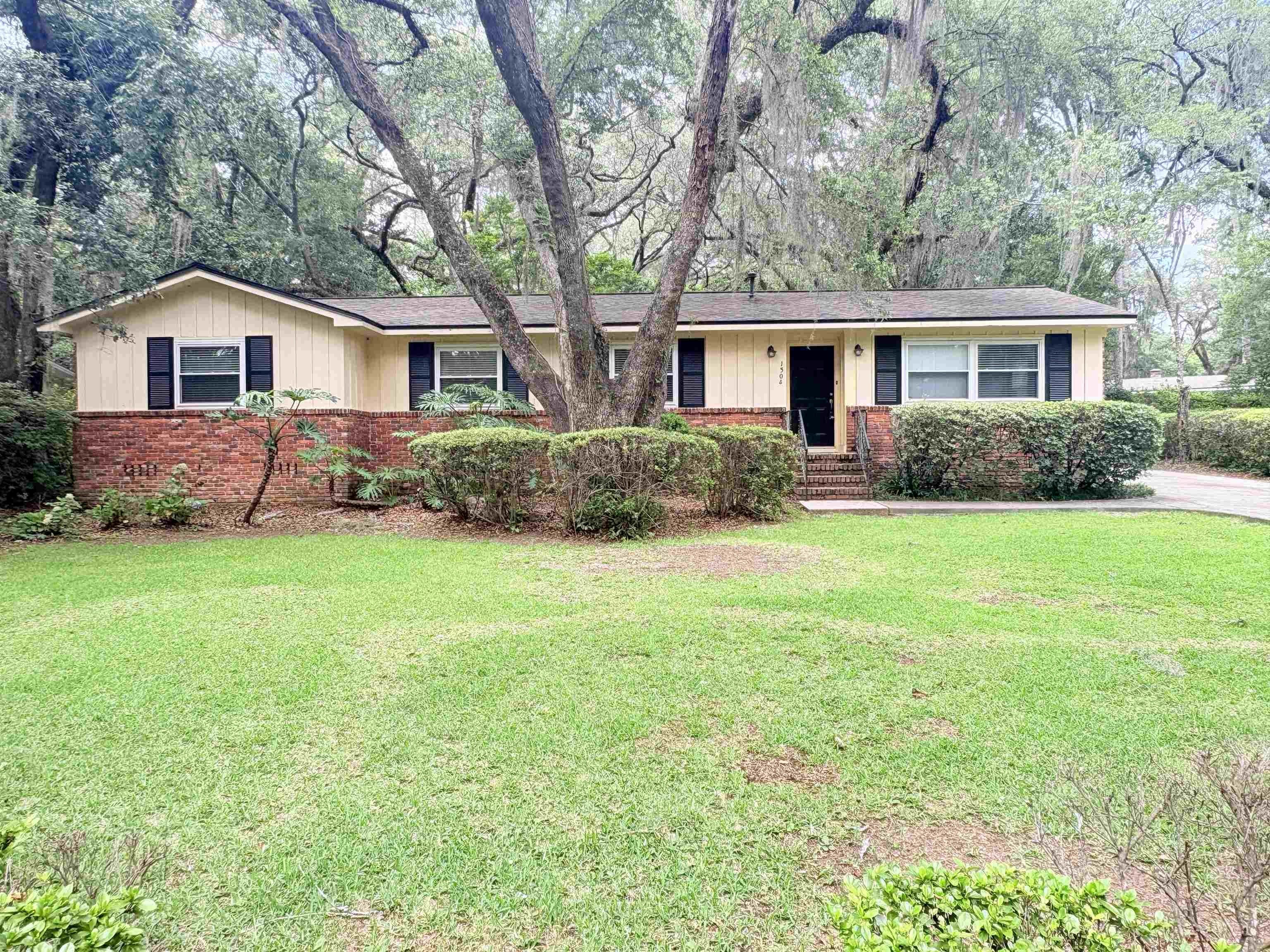 1504 Sunset Lane – photo 2