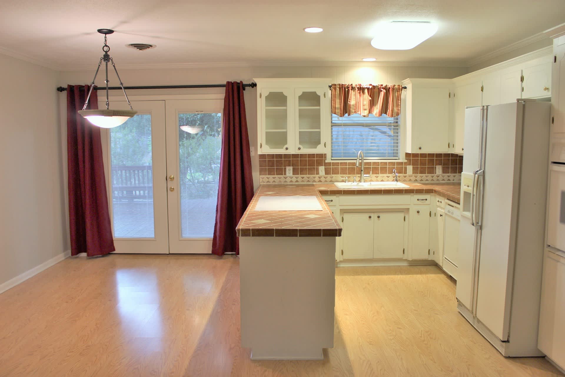 1003 Oakridge – photo 3