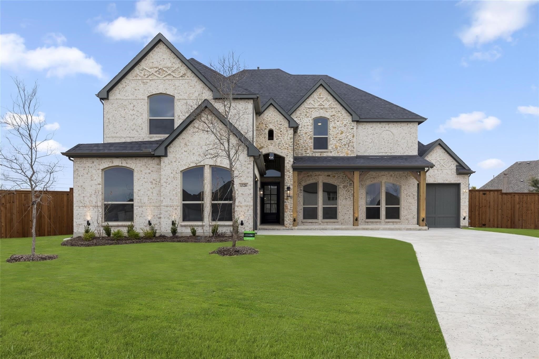 1320 Villanova Lane – photo 1