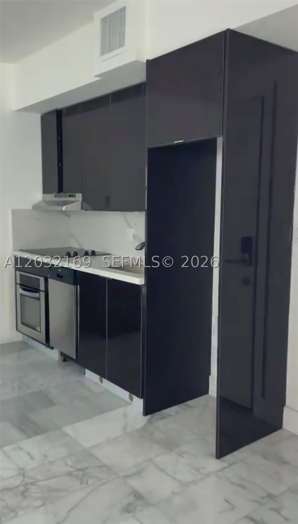 South Beach Luxury Apartments – photo 1