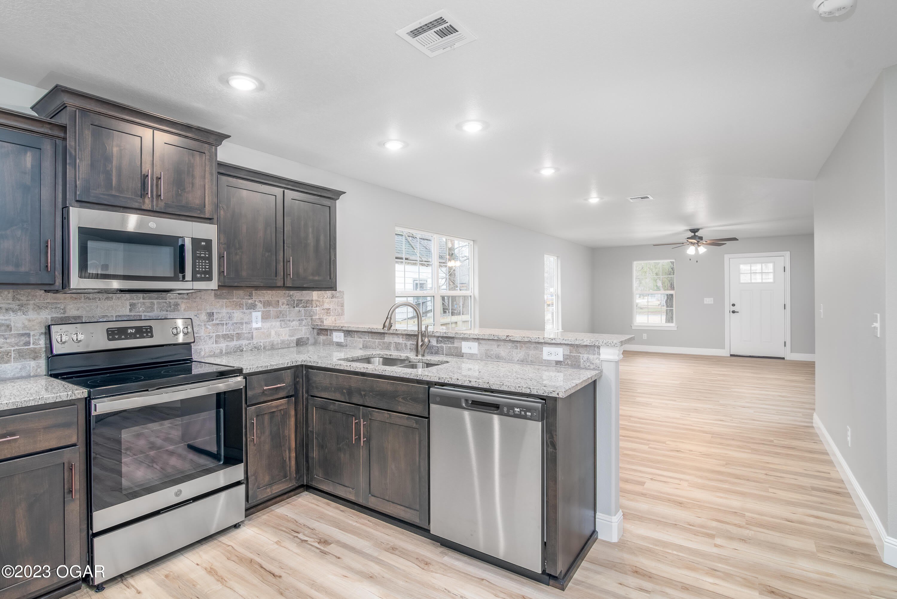 623 W Junge Boulevard – photo 5