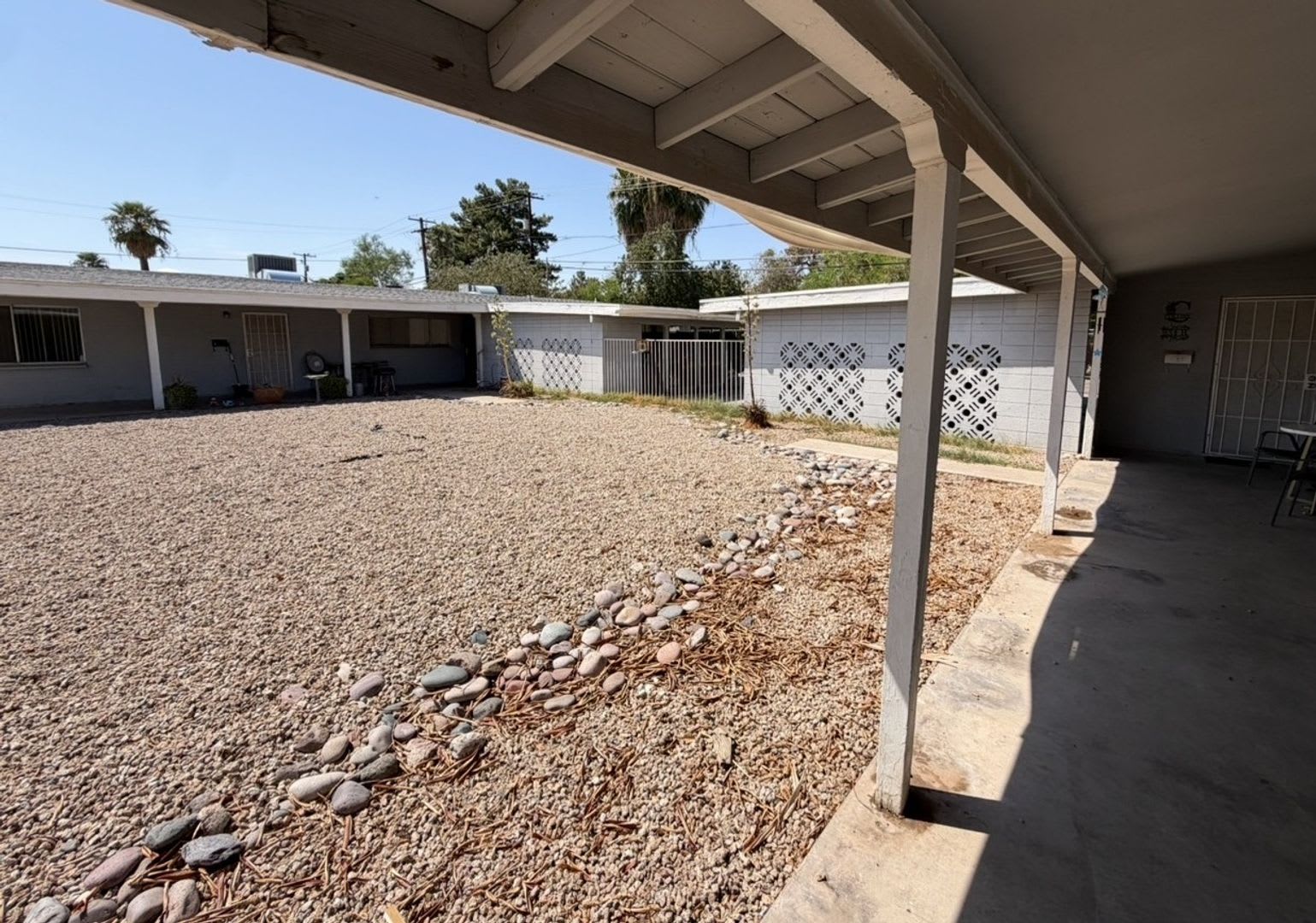 Spacious Melrose District 2 Bed With Private Yard Move In Specials – photo 2