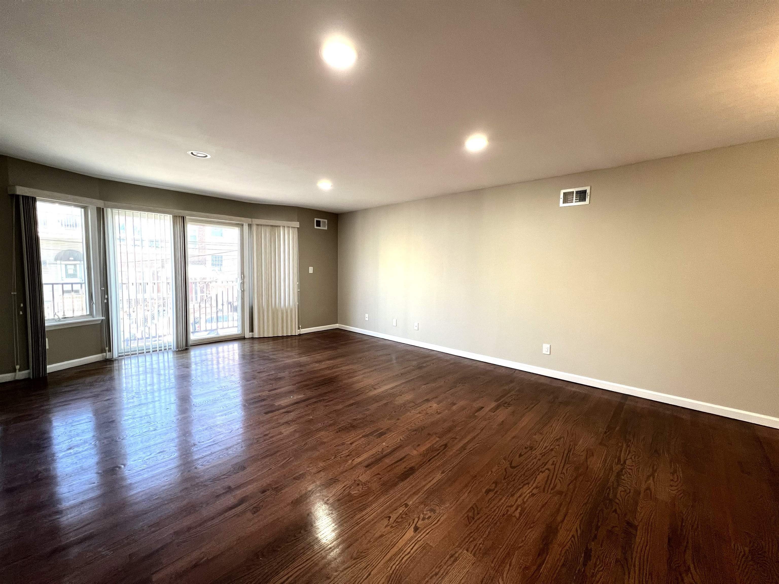 25 WALLIS AVE – photo 2