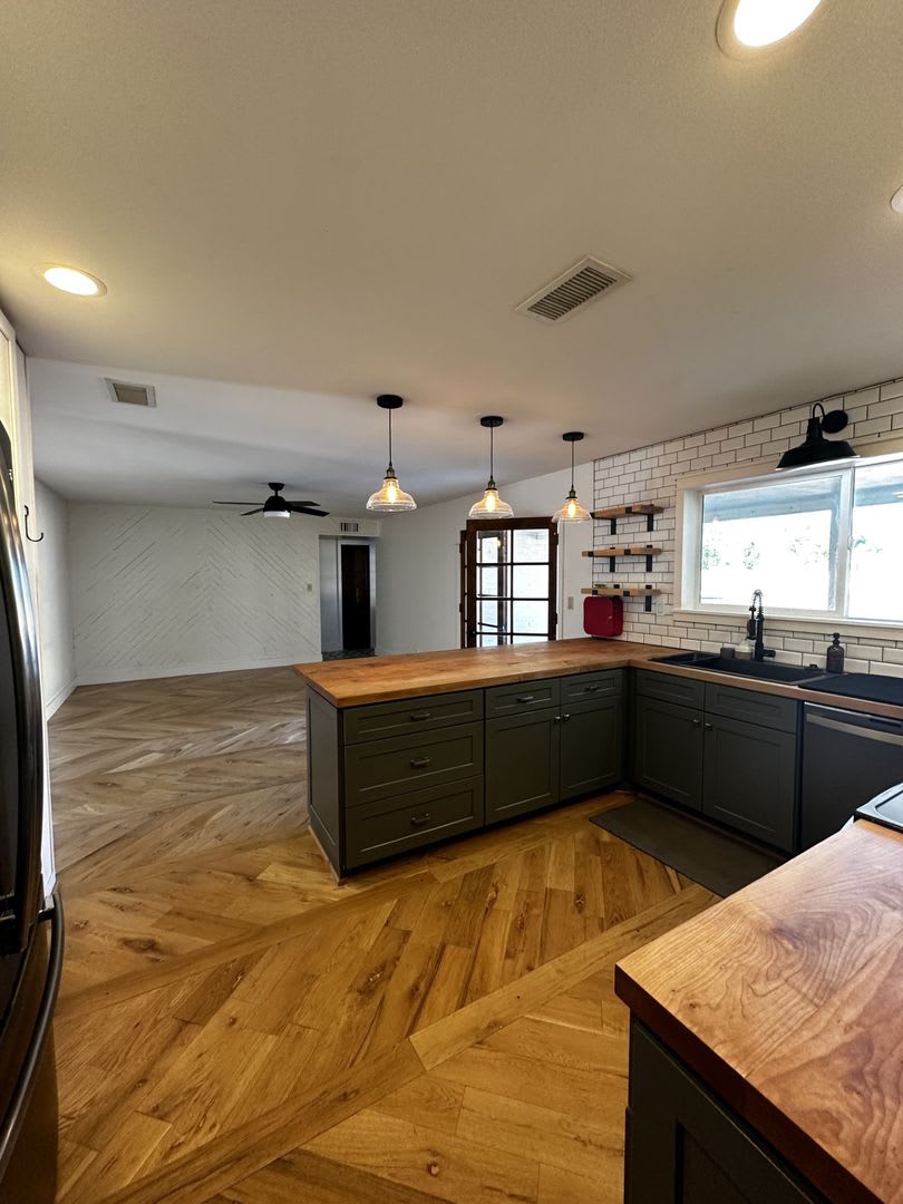 Mesa Rental In Coury Estates – photo 5