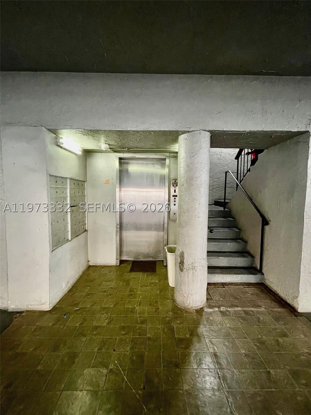 1035 W 77th St – photo 2