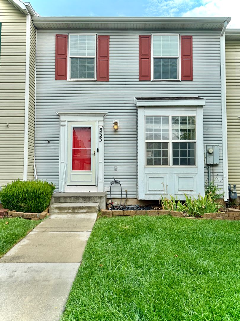 4 Bedroom Clearfield Town Home Available Now – photo 1
