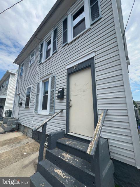 124 Ray St – photo 1