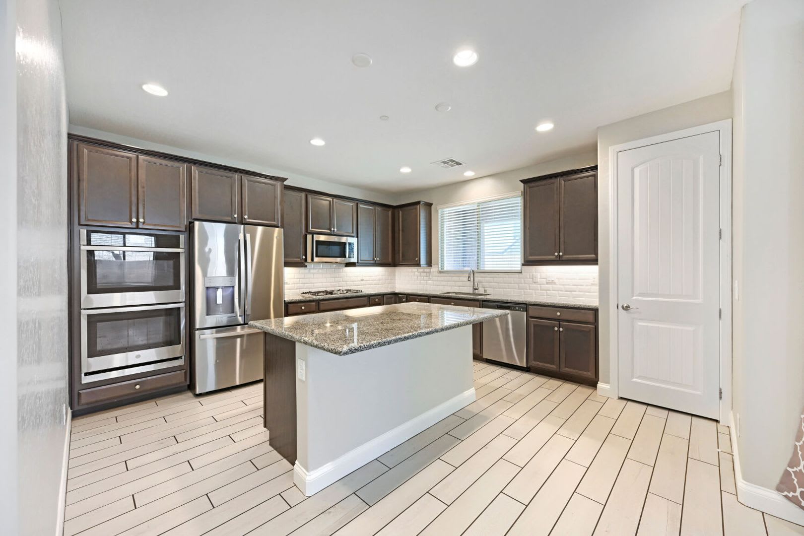Luxury Cadence Living Spacious 5 Bedroom Home With Loft Resort Style Amenities In Henderson – photo 2