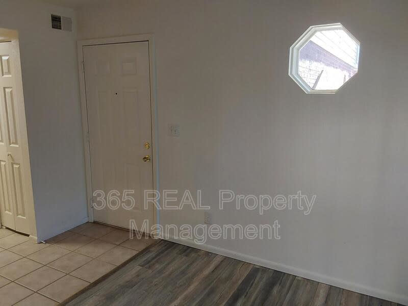 2551 West 24th Street, Unit B1 – photo 3