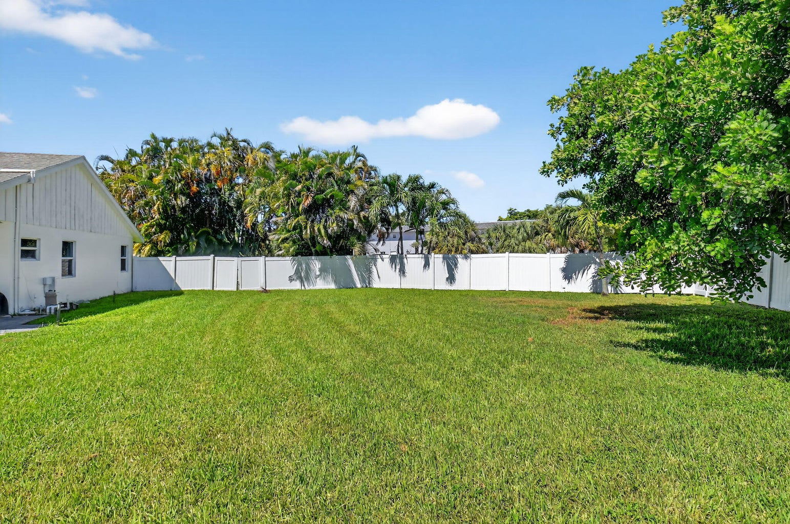 1599 Northwest 14Th Avenue – photo 3
